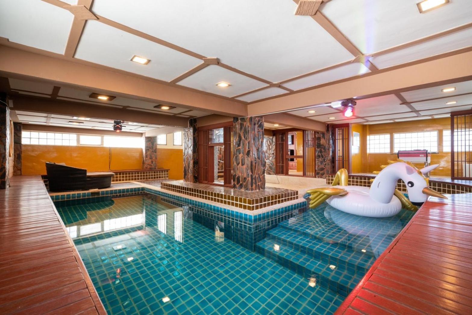 Orchid Pool - Sha Extra
